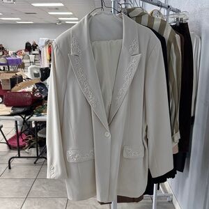 Avenue Cream Blazer with Embroidered Accents